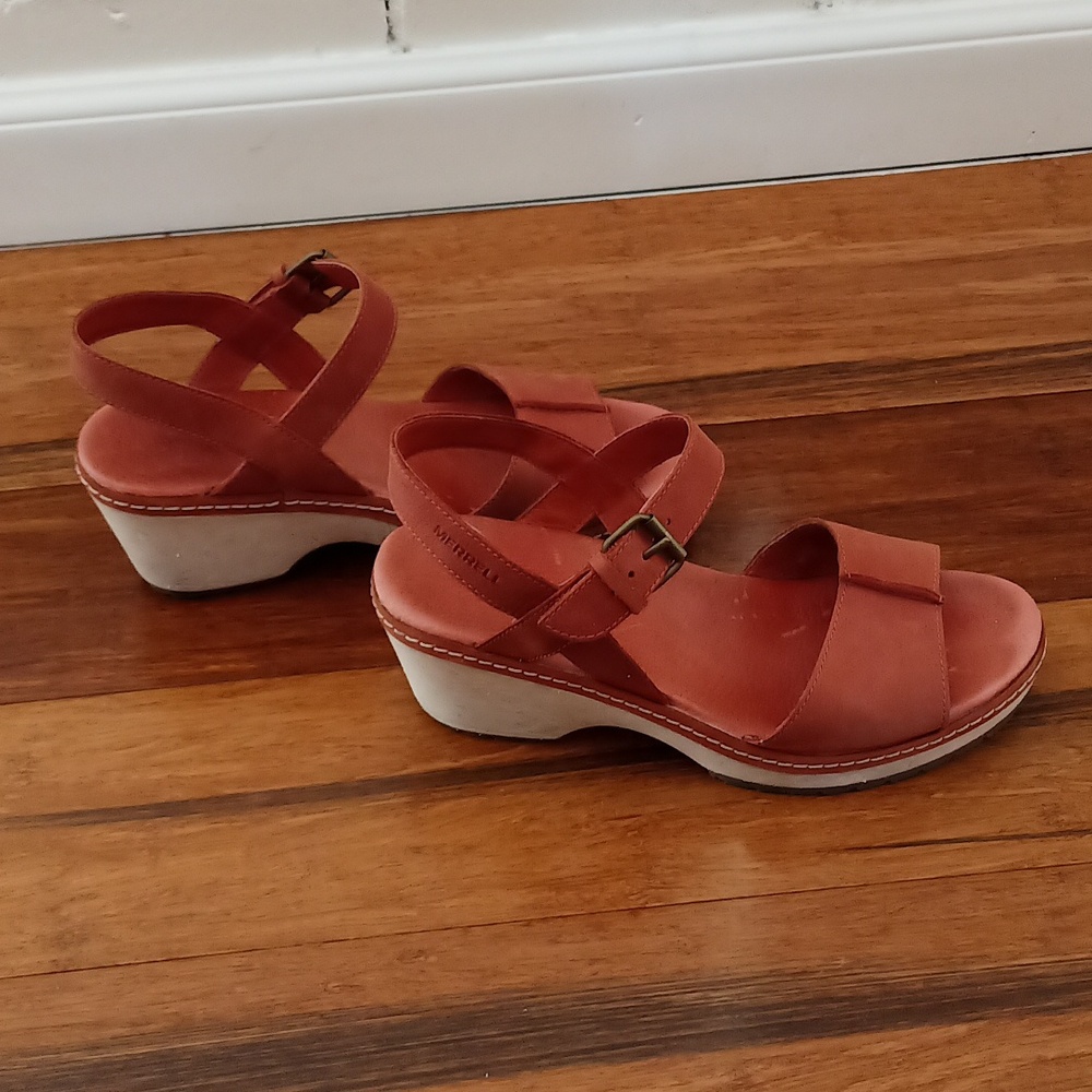 Merrell Halendi Sandals with Chunky Heel in Redwood color size 8.5 - Picture 6 of 7